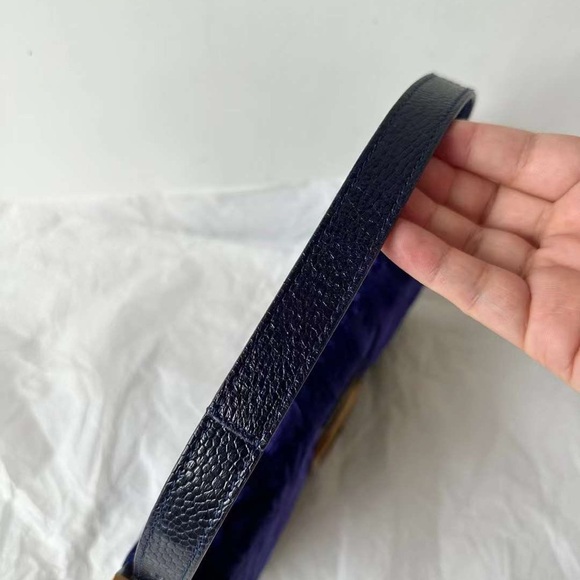 Vintage Fendi Baguette in embroidered purple velvet - Picture 11 of 16